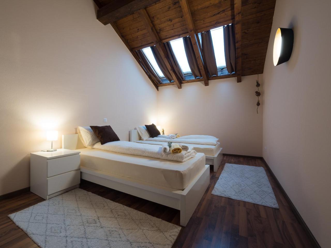 Vila Bovec Sky Mansard Apartment ภายนอก รูปภาพ